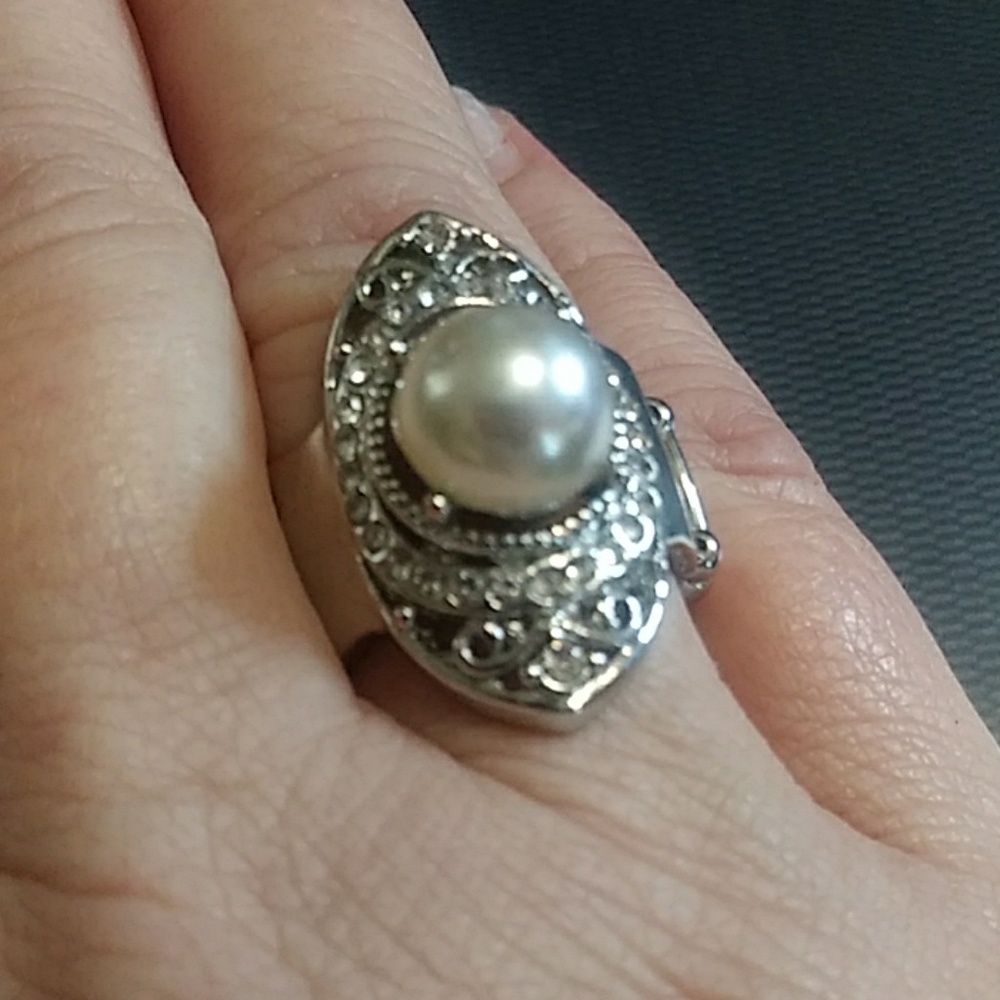 Ring - Picture 3 of 3